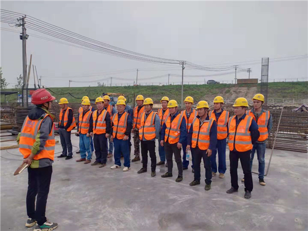 湖南拓天路橋工程機(jī)械有限公司,湖南路橋設(shè)施設(shè)計(jì),湖南路橋設(shè)施銷售,路橋建設(shè)